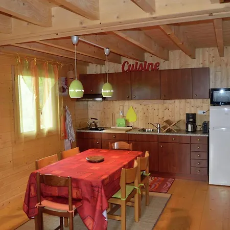 Chalet La Lune Pres Du Lac Et Du Chateau Horská chata Beaulieu (Haute-Loire)